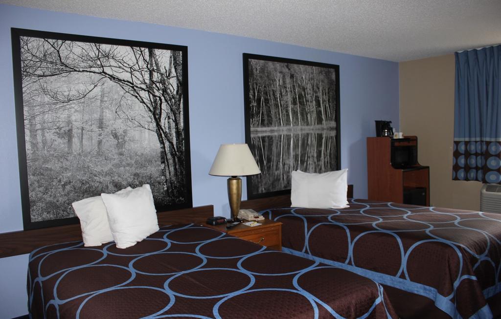 Super 8 By Wyndham Adrian Exterior foto